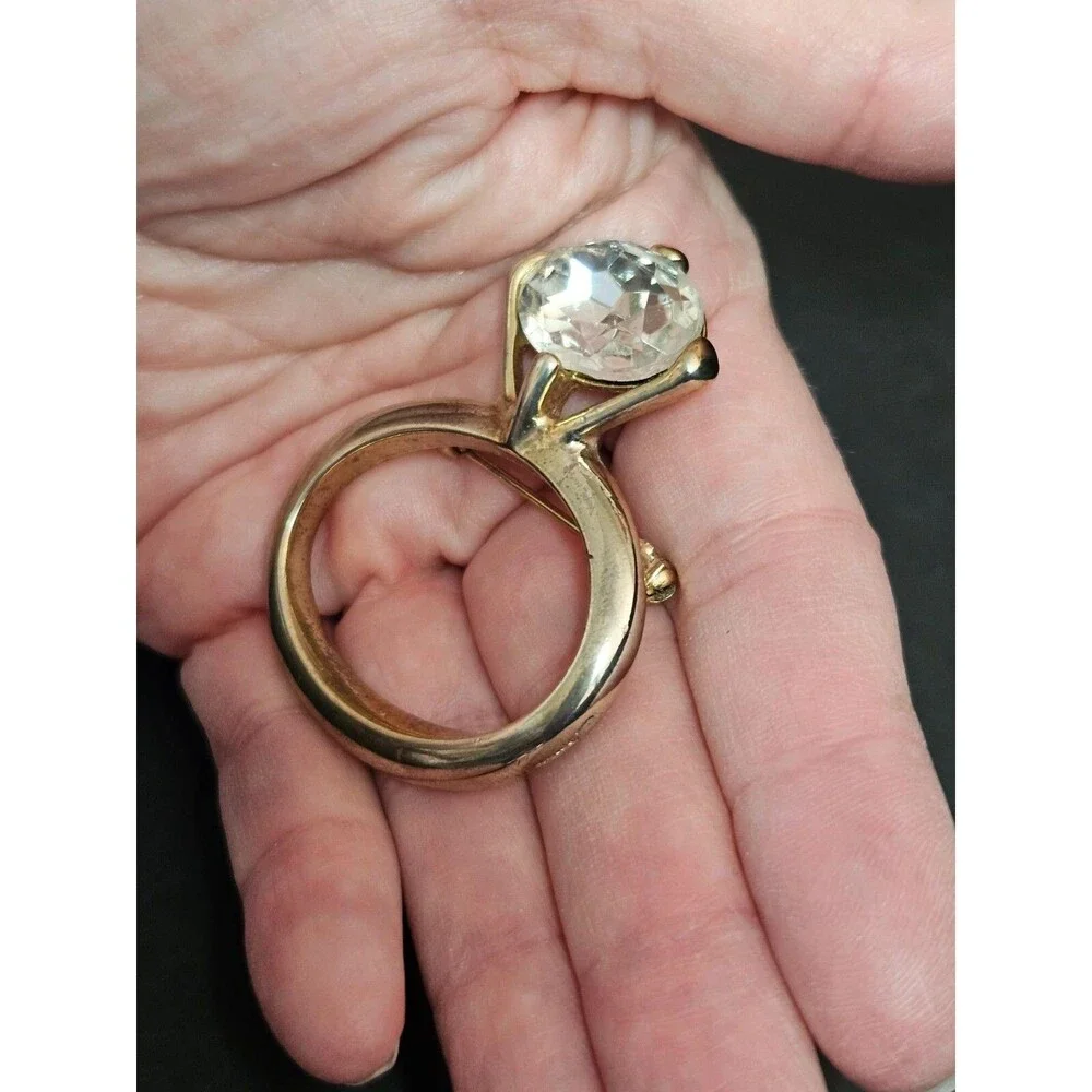 Vintage Gold Tone Solitaire Engagement Ring Brooch - Picture 3 of 9